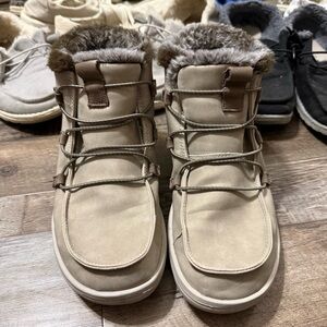Hey Dude Eloise Tan Fur-Lined Winter Boots - 9